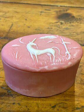 Vintage Robert Nemith incolay unicorn soapstone trinket box